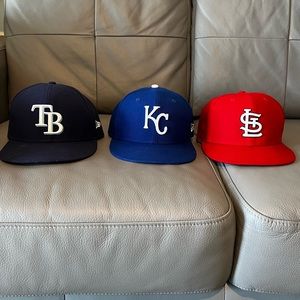 3 Fitted MLB caps